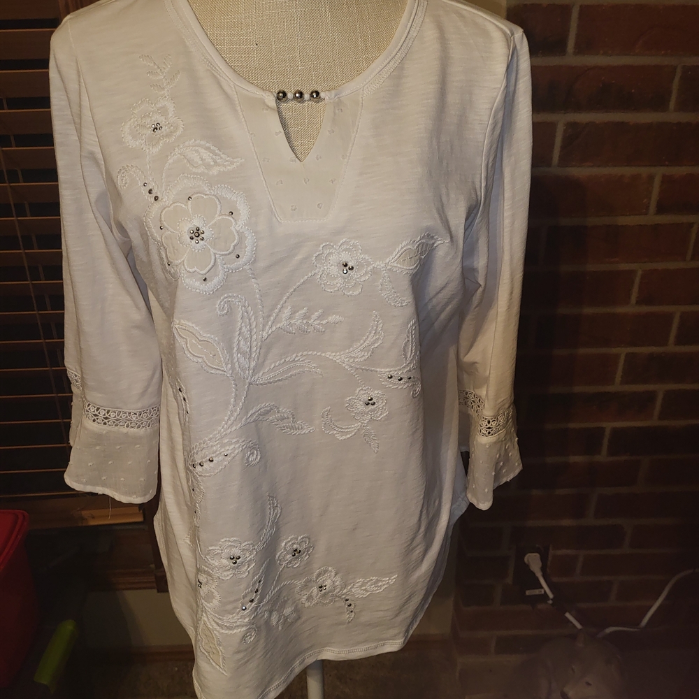 Alfred Dunner Elegant White Embroidered Women's Top